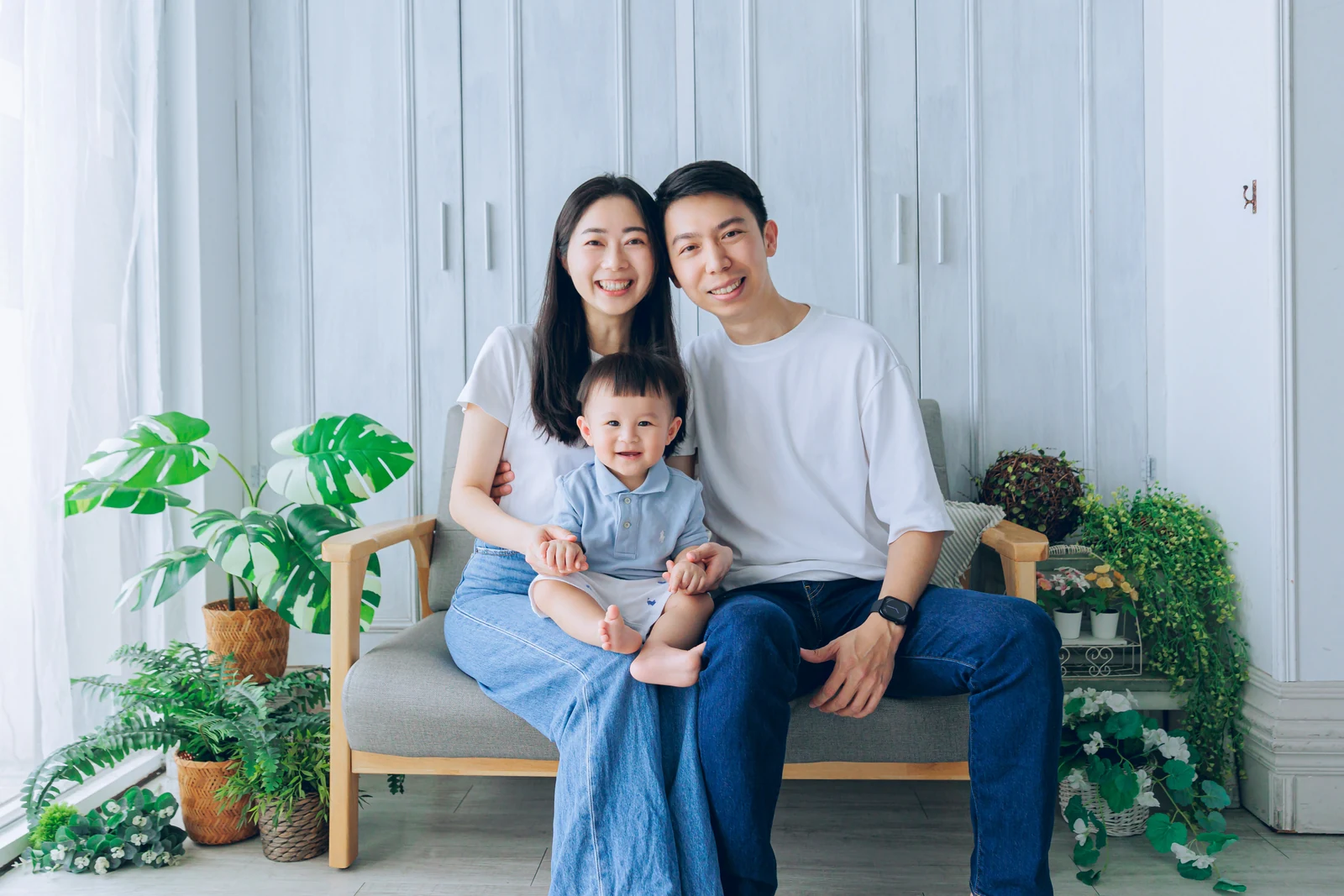 親友加入前,爸媽與寶貝的小家庭合照