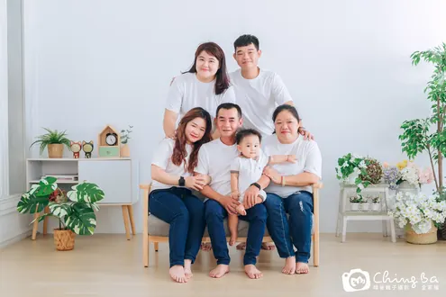 家族全家福作品：三代同堂・6 人