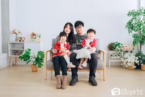 家族全家福作品：兩代・4 人