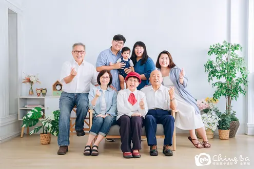 家族全家福作品：四代同堂・8 人