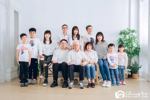 家族全家福作品：三代同堂・12 人