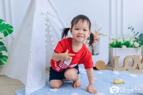 棚內親子寫真作品：一家三口